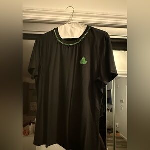 One night special -AKA Black Tee with Green Leaf dressy T